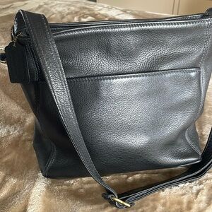 Coach RARE tumbled calf bag w/ compartments, original brass zipper-pull & Coa…